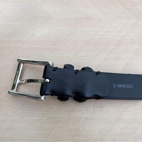 Genuine Leather Black Belt with Silver Tone Brass Buckle Men's Size 40 - Picture 4 of 9